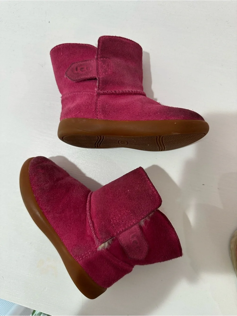 Baby girl Ugg Keelan Boot size 7 pink PLAY CONDITION